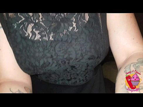 ❤️ A meia-irmã lhe dá um broche e o espanhol Sexo vídeo em nós