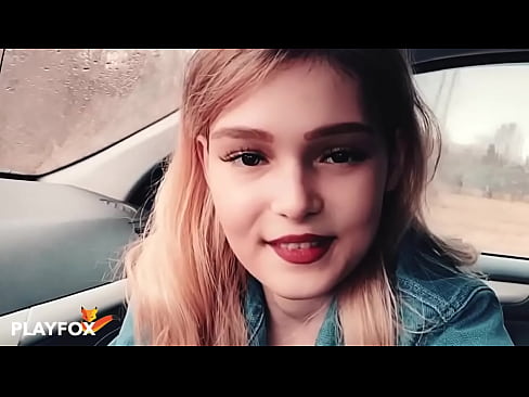 ❤️ Garota sexy chupa alegremente no cartão de desconto Sexo vídeo em nós