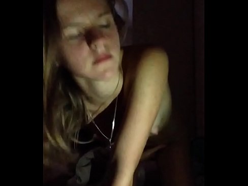 ❤️ Uma garota se masturba e se ejacula Sexo vídeo em nós