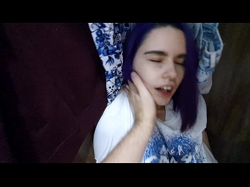 ❤️ Encontrei minha irmã no armário e ajudei-a a se ejacular. Sexo vídeo em nós